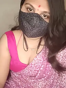 Snapshot of Love-priya chatting on 03/11/25, 05:02 Love-priya online show from 03/11/25, 05:02