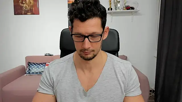 Snapshot of BrutusK08 chatting on 01/03/25, 12:30 BrutusK08 online show from 01/03/25, 12:30