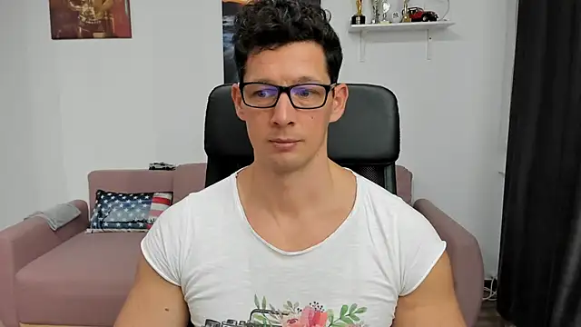 Snapshot of BrutusK08 chatting on 01/08/25, 11:43 BrutusK08 online show from 01/08/25, 11:43