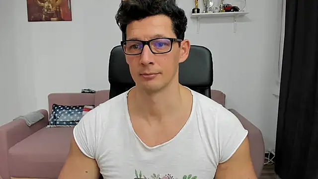 Snapshot of BrutusK08 chatting on 01/08/25, 02:46 BrutusK08 online show from 01/08/25, 02:46