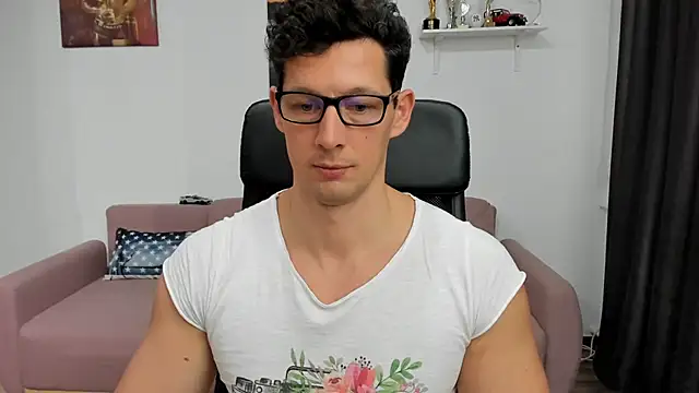 Snapshot of BrutusK08 chatting on 01/09/25, 11:03 BrutusK08 online show from 01/09/25, 11:03