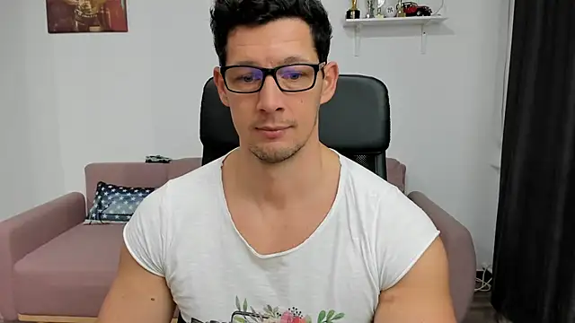 Snapshot of BrutusK08 chatting on 01/13/25, 06:49 BrutusK08 online show from 01/13/25, 06:49