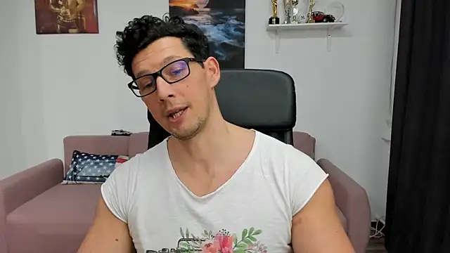 Snapshot of BrutusK08 chatting on 01/13/25, 03:58 BrutusK08 online show from 01/13/25, 03:58