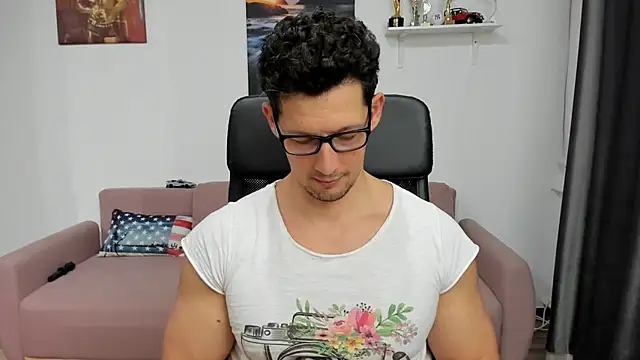 Snapshot of BrutusK08 chatting on 01/15/25, 02:56 BrutusK08 online show from 01/15/25, 02:56