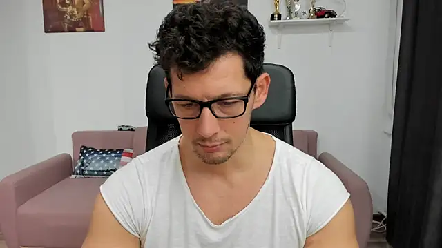 Snapshot of BrutusK08 chatting on 01/17/25, 12:10 BrutusK08 online show from 01/17/25, 12:10