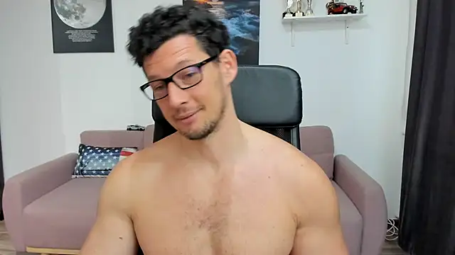 Snapshot of BrutusK08 chatting on 03/18/25, 10:36 BrutusK08 online show from 03/18/25, 10:36