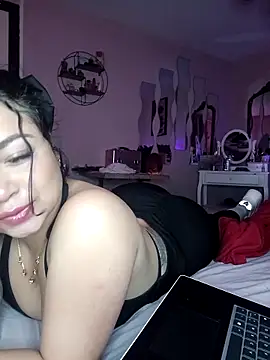 Snapshot of Lia_Roxx chatting on 11/20/25, 04:29 Lia Roxx online show from 11/20/25, 04:29