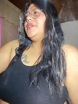 KATYGONZALEZ online show from 05/03/26, 11:00
