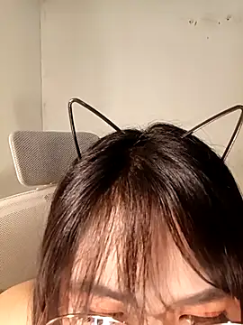 Snapshot of Chall_mee chatting on 03/27/26, 04:07 Chall mee online show from 03/27/26, 04:07