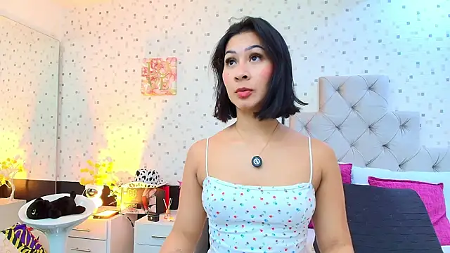 Snapshot of JulietaReyess chatting on 04/21/26, 11:49 JulietaReyess online show from 04/21/26, 11:49