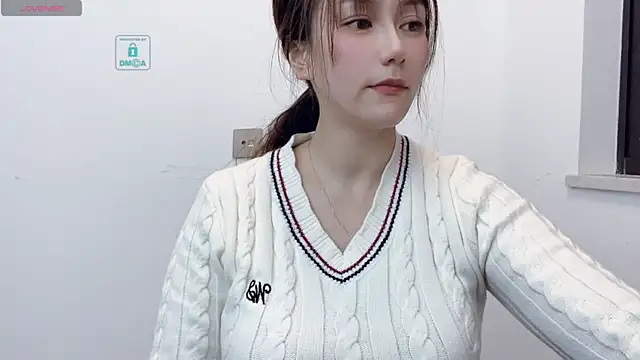 Snapshot of LIsha--170 chatting on 12/06/24, 02:28 LIsha--170 online show from 12/06/24, 02:28