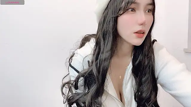 Snapshot of LIsha--170 chatting on 12/10/24, 06:44 LIsha--170 online show from 12/10/24, 06:44