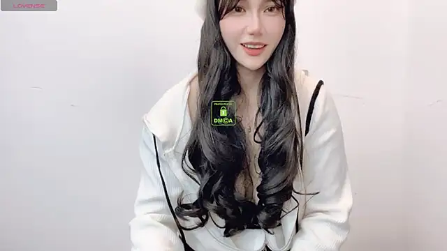 Snapshot of LIsha--170 chatting on 12/10/24, 09:44 LIsha--170 online show from 12/10/24, 09:44