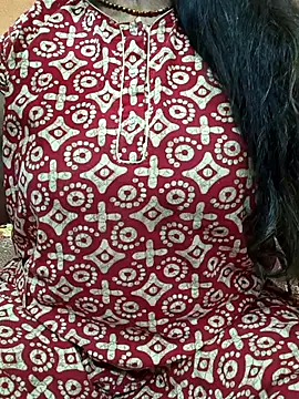 Snapshot of CUTE_SOPHIA- chatting on 02/18/26, 01:12 CUTE SOPHIA- online show from 02/18/26, 01:12