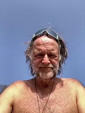 Snapshot of artXhibitor chatting on 03/07/26, 01:41 artXhibitor online show from 03/07/26, 01:41