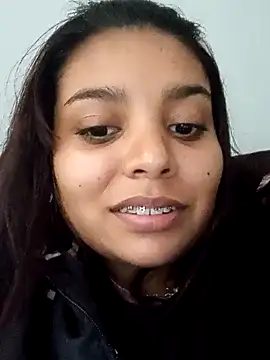 stefanie010 online show from 12/18/24, 08:25