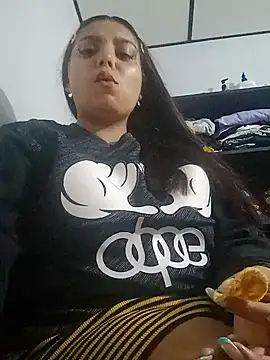 stefanie010 online show from 12/28/24, 11:05