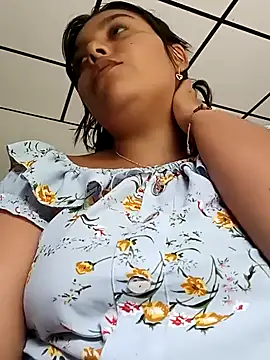 stefanie010 online show from 02/01/25, 09:19