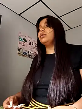 stefanie010 online show from 02/03/25, 08:35