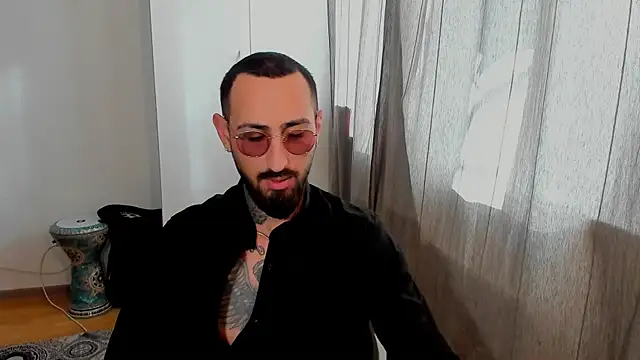 Snapshot of Baddfuckerr chatting on 01/28/25, 12:00 Baddfuckerr online show from 01/28/25, 12:00