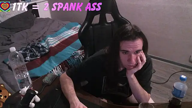 Snapshot of izilizi_23 chatting on 11/18/25, 06:56 izilizi 23 online show from 11/18/25, 06:56