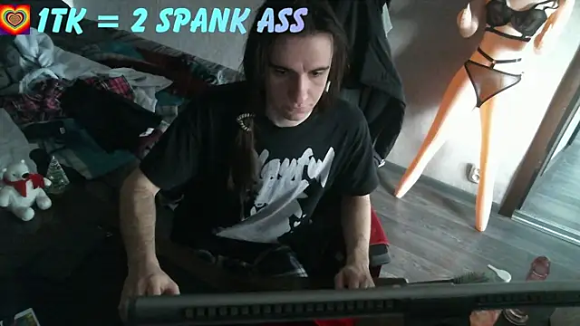 Snapshot of izilizi_23 chatting on 12/21/25, 09:38 izilizi 23 online show from 12/21/25, 09:38