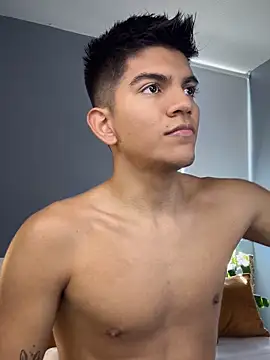 santiago 01 online show from 10/22/25, 07:24