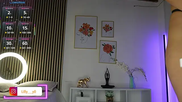 LillyDolls23 online show from 10/02/25, 11:50