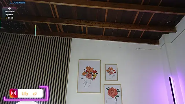 LillyDolls23 online show from 10/21/25, 12:50