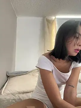 Snapshot of romma95 chatting on 02/17/25, 06:37 romma95 online show from 02/17/25, 06:37