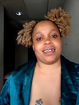 THESHORTQUEEN online show from 11/04/25, 08:35