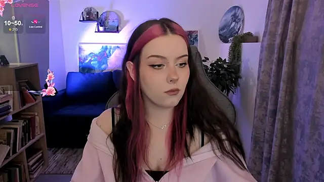 CoralineKeyns online show from 04/28/26, 02:38