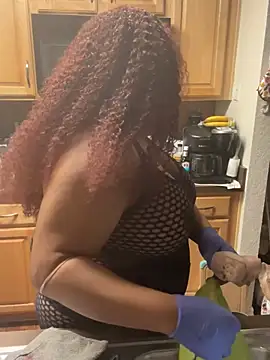 Snapshot of Carmen_Cream chatting on 03/09/25, 05:11 Carmen Cream online show from 03/09/25, 05:11