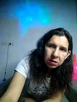 Snapshot of Cameron_puppy chatting on 12/21/25, 03:13 Cameron puppy online show from 12/21/25, 03:13