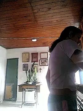 Snapshot of Cameron_puppy chatting on 01/08/26, 06:21 Cameron puppy online show from 01/08/26, 06:21