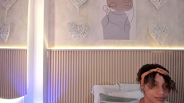 daiana curly online show from 09/24/25, 08:12