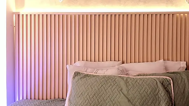 daiana curly online show from 10/11/25, 08:18