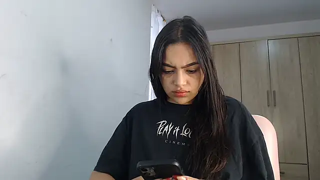 Snapshot of fairylatin222 chatting on 02/15/25, 12:01 fairylatin222 online show from 02/15/25, 12:01