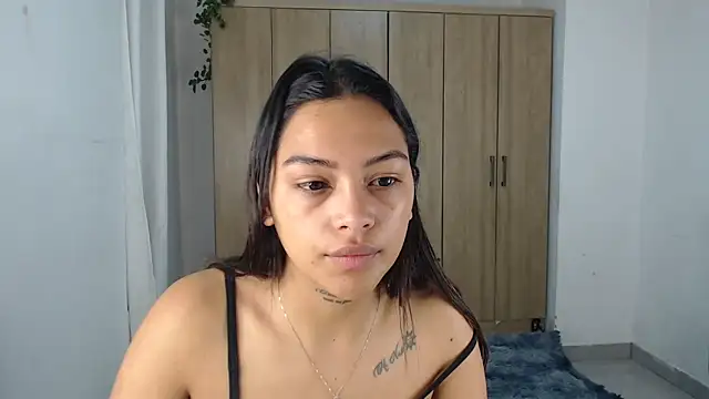 Snapshot of fairylatin222 chatting on 02/21/25, 10:39 fairylatin222 online show from 02/21/25, 10:39