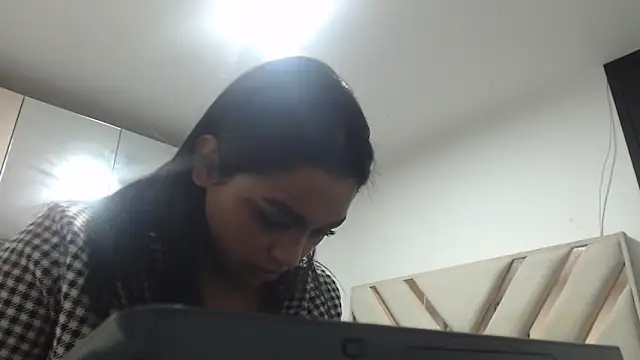 Snapshot of fairylatin222 chatting on 11/14/25, 01:15 fairylatin222 online show from 11/14/25, 01:15