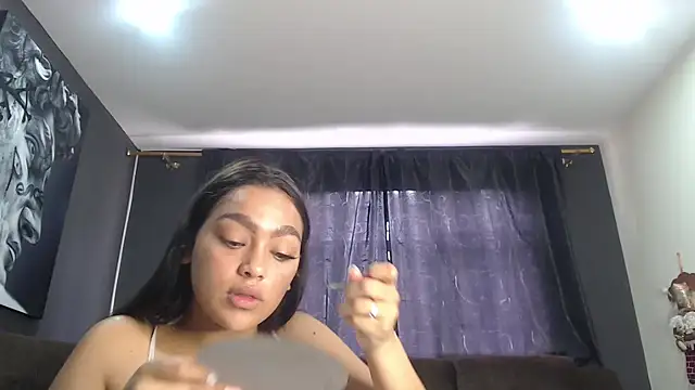 Snapshot of fairylatin222 chatting on 11/30/25, 02:10 fairylatin222 online show from 11/30/25, 02:10