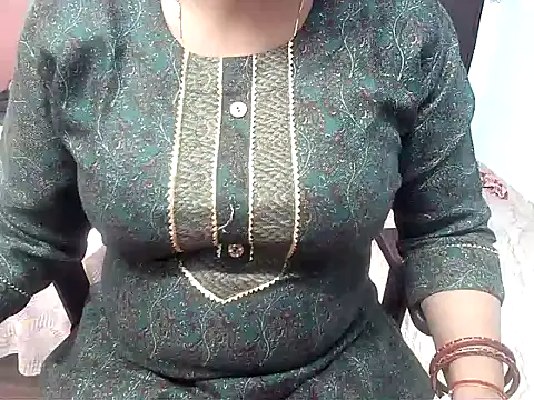 Snapshot of rehana_housewife chatting on 02/24/26, 06:55 rehana housewife online show from 02/24/26, 06:55