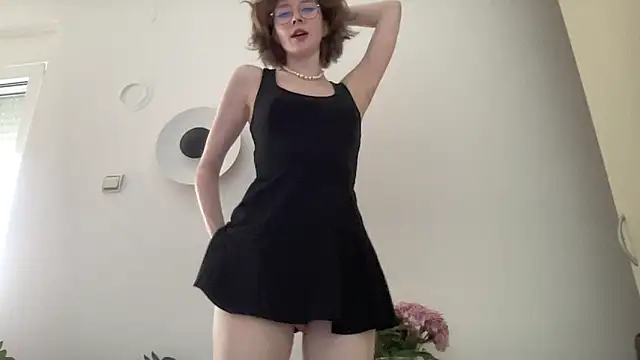Snapshot of ms_christiana chatting on 06/05/26, 02:45 ms christiana online show from 06/05/26, 02:45