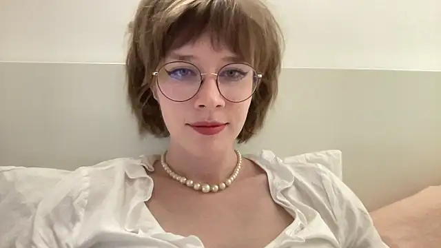 Snapshot of ms_christiana chatting on 06/22/26, 08:28 ms christiana online show from 06/22/26, 08:28