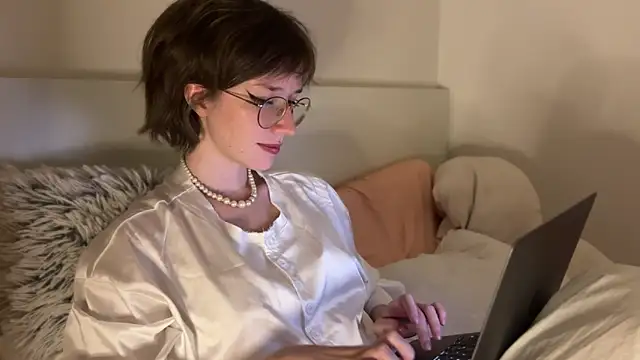 Snapshot of ms_christiana chatting on 07/01/26, 07:46 ms christiana online show from 07/01/26, 07:46