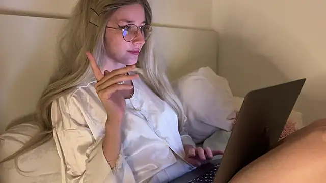 Snapshot of ms_christiana chatting on 07/26/26, 06:59 ms christiana online show from 07/26/26, 06:59