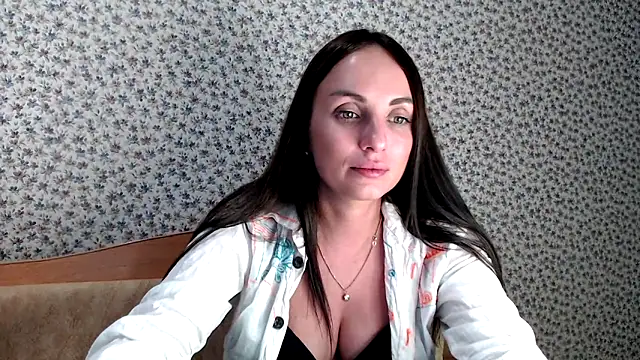 Snapshot of Tinadream20 chatting on 03/04/25, 02:21 Tinadream20 online show from 03/04/25, 02:21