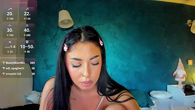 Snapshot of Awesome_Jolie chatting on 12/21/24, 06:34 Awesome Jolie online show from 12/21/24, 06:34