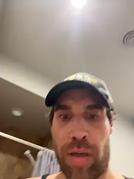 Snapshot of ucbryson chatting on 02/17/26, 04:09 ucbryson online show from 02/17/26, 04:09