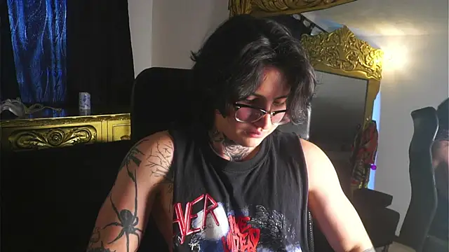 Snapshot of dantecoppolaa_ chatting on 12/31/24, 07:18 dantecoppolaa online show from 12/31/24, 07:18